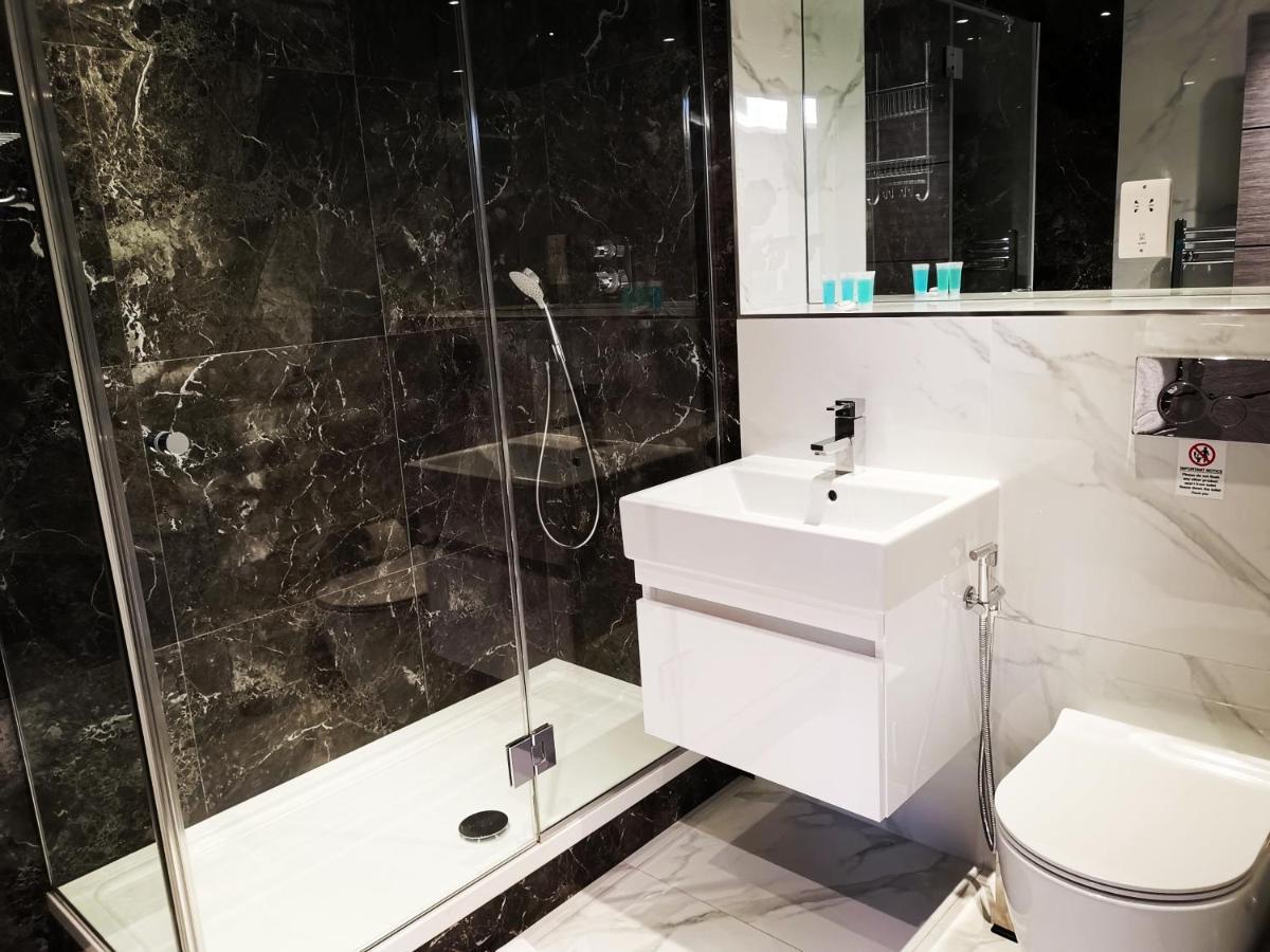 City Prime Apartments London Ngoại thất bức ảnh A modern bathroom