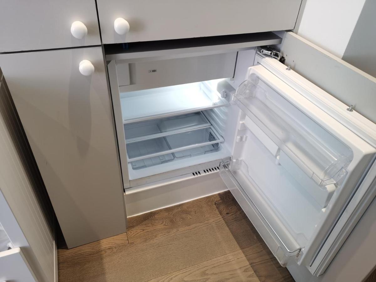 City Prime Apartments London Ngoại thất bức ảnh A built-in freezer
