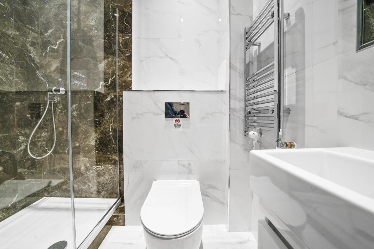 City Prime Apartments London Ngoại thất bức ảnh A modern bathroom