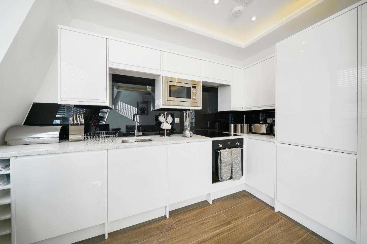 City Prime Apartments London Ngoại thất bức ảnh A modern kitchen
